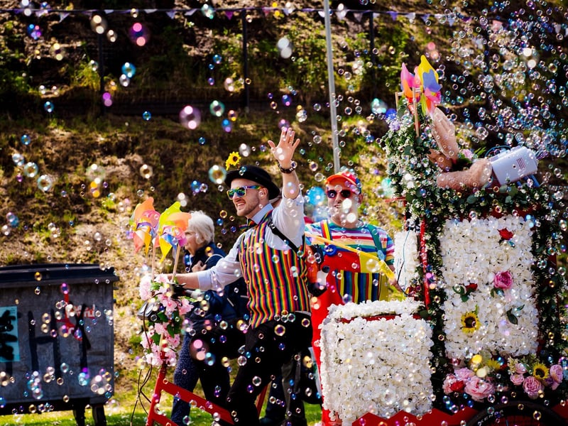 The bubble man putting on a show at Antrim Castle Gardens.
