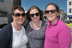 Donna Robertson, Lynsey McKeen and Kelly Deller enjoying the sun at Friends Goodwill festival in 2018. INLT 20-200-AM