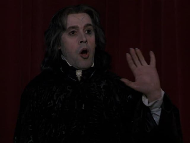 In ‘Interview With The Vampire’ the film diverges from traditional vampire tales by focusing on complex, morally conflicted characters. It blends psychological horror with a Gothic ambience and explores themes of immortality, morality, and the isolation nature of eternal life; bringing a very real, human-like horror to the screen.
While Stephen Rea’s role may be smaller, his portrayal of Santiago leaves a lasting impression as he delivers a mesmerising and genuinely sinister theatrical performance.