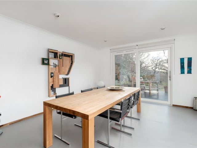 Dining room.