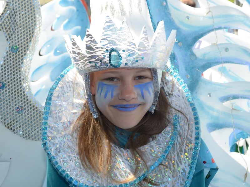Sonora Dunce joining in the Larne Alive parade. INLT 25-436-PR