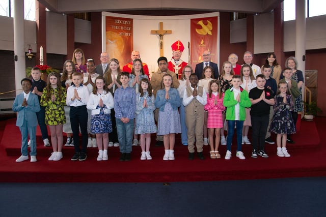 Pupils of Ballyoran Primary School who received the sacarament of Confirmation from Archbishop Eamon Martin at the Church of St John the Baptist. PT16-244.