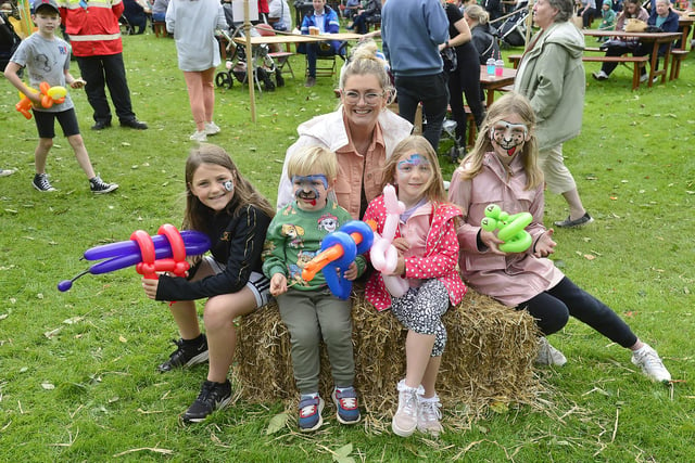 Sarah McKane with kids, Jemima, Asher, Florence, and Isabella McKane