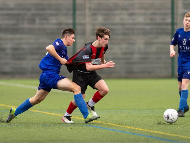Fareham Town (red/black) v Baffins Milton Rovers U18s