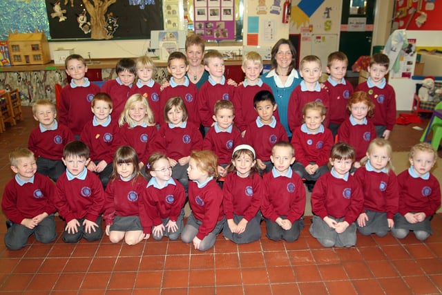 Pond Park Primary One teacher Mrs Gillian Patterson and Classroom Assistant Mrs Gillian Colligan and her primary one class in 2006