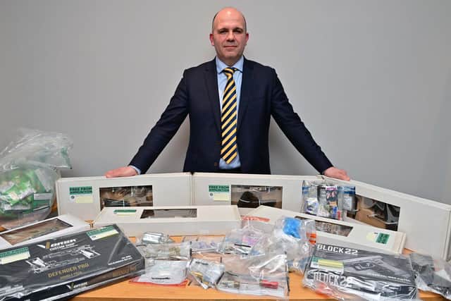 Pacemaker Press 06/02/23
Detective Chief Inspector Richard Thornton of PSNI Organised Crime Team
With some Items that have been seized following significant pre-planned search operation in Craigavon earlier today in respect of criminal activity linked to an organised crime group.
Pic Colm Lenaghan/Pacemaker