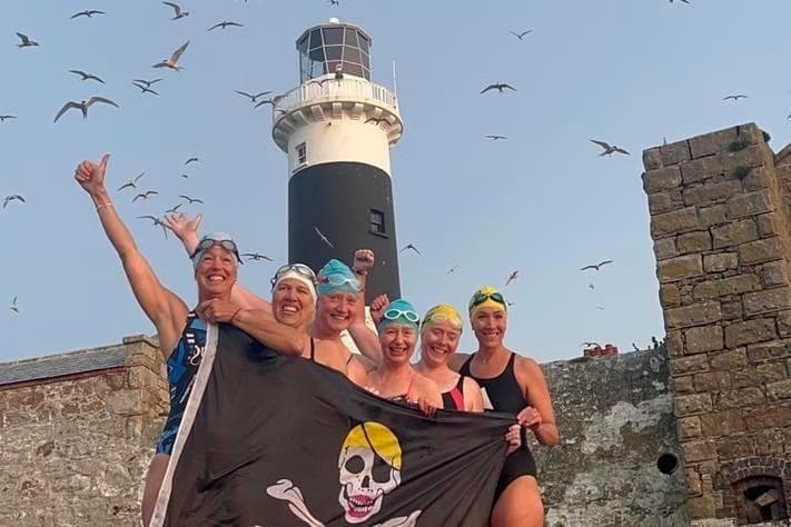 Portadown mum Andrea Judge and relay friends set new record swimming 44km in Irish Sea from Louth to Skerries - Vimarsana News