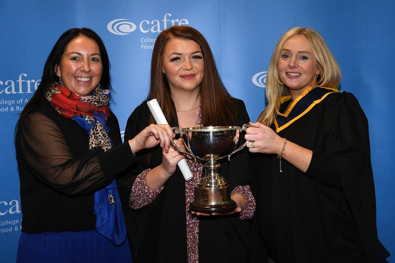 Megan Andrews (Crumlin) was awarded the VSSCO Cup for first overall on the Level 2 Certificate in Veterinary Care Support by Fiona McFarland, Senior Vice President, Northern Ireland Veterinary Association and was congratulated by Louise Taylor, Lecturer, CAFRE.