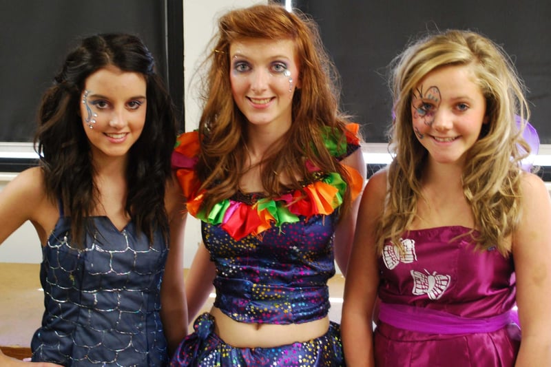 Amy-Leigh Trimble, Claire McConnell and Anna Glassey getting ready for the fashion show organised and managed by the GCSE performing arts class of Glengormley High School. NT41-328JN