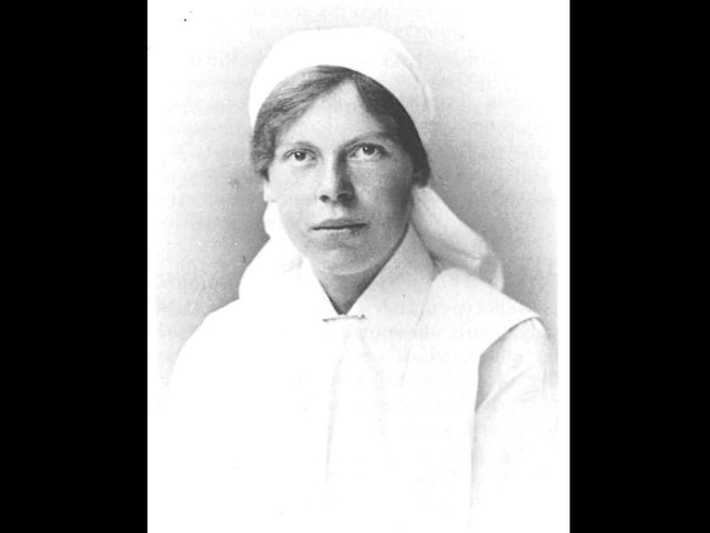 Marion Janet ‘Mollie’ Greeves (1894-1979) was the daughter of George Cadbury, a Quaker philanthropist who founded the famous chocolate firm. She married linen manufacturer William Edward Greeves (1890–1960), Deputy Lieutenant and High Sheriff of County Armagh, who was also a Quaker. She lived at Ardeevin House, Portadown. She was the first one of only two female members of the Senate of NI, having been elected to serve as an independent member on 20 June 1950, retiring on 10 June 1969. Mollie started the Portadown Infant Welfare Centre to try to reduce the high infant mortality rate in the 20th century. At the centre pre-natal mothers were given advice on nutrition and hygiene by a trained nurse, who also visited them at home. The centre also held weekly post-natal clinics where babies were weighed and mothers were encouraged to breastfeed. As the linen mills were one of the only mass employers in Portadown and they mainly employed women, Mollie recognised it was crucial for the economy that mothers and babies were healthy, so mothers could return to work quickly. A Girl Guides centre is named in her honour, she was President of the organisation in Ulster. She was awarded an MBE in 1948.