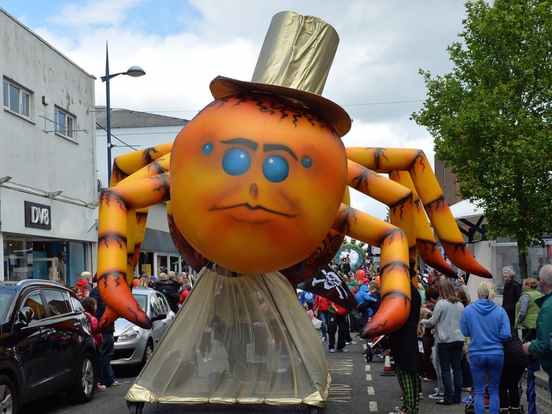 The spectacular Larne Alive parade of 2015. INLT 23-061-PSB
