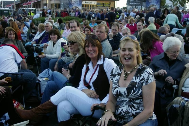 Heather Leo, Mandy Gilpin and Stepenie Willis at Carrickfergus waterfront in 2007.