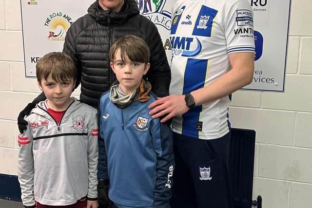VANTRU has confirmed its sponsorship of NIFL Championship side Newry City Athletic Football Club’s Senior team. The company’s Managing Director, Rory Mulvaney is pictured alongside Ryan McGivern, who has led a lucrative career playing with Manchester City, Scottish side Hibernian and internationally for Northern Ireland. Also included in the photo are Rory’s sons, Jack and Rory jr.
