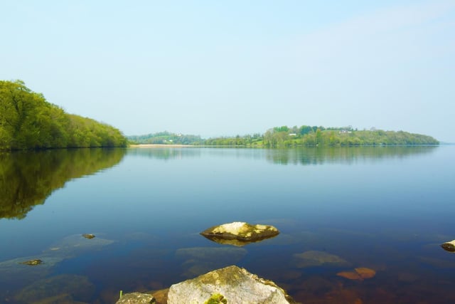 This circular walk to Tom’s Island is one of the best opportunities to experience the beauty of Lower Lough Erne.
The path initially meanders through the Castle Archdale Forest, with its delightful mixture of deciduous and coniferous trees.
Be sure to stop at the picnic or resting areas on Tom’s Island to enjoy the unrivalled views of the lake towards White Island and Davy’s Island. Dogs must be kept on a lead.