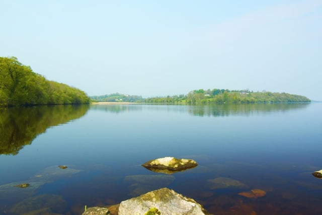 This circular walk to Tom’s Island is one of the best opportunities to experience the beauty of Lower Lough Erne. 
The path initially meanders through the Castle Archdale Forest, with its delightful mixture of deciduous and coniferous trees. 
Be sure to stop at the picnic or resting areas on Tom’s Island to enjoy the unrivalled views of the lake towards White Island and Davy’s Island. Dogs must be kept on a lead.
