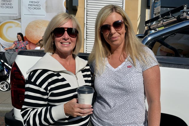 Looking cool in the July sunshine as they waited for the Portadown Thirteenth parade are cousins Michelle Irwin, left, and Victoria Bloomer. PT28-318.