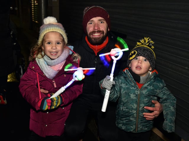 Enjoying the fun at the Lurgan town centre switch-on event. LM47-214.