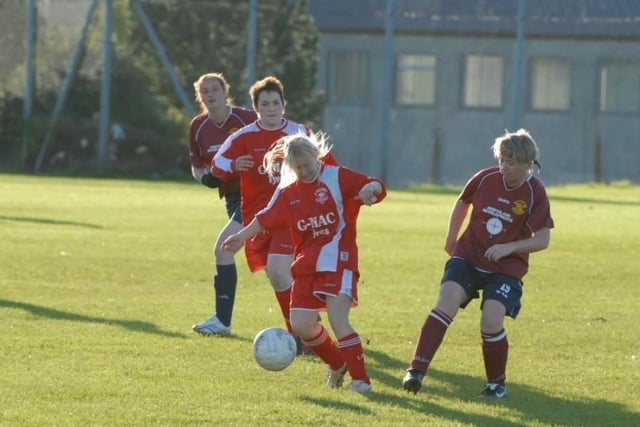 Larne Ladies win this challenge during a 2007 match with Northland Raiders Seconds.
