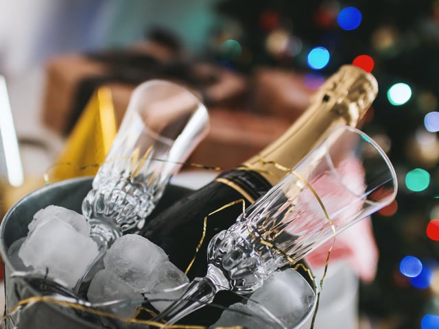 Get ready for a Christmas party that will leave lasting memories. Indulge in a renowned five-course carvery feast, and then dance the night away to the beats of DJ Woody. Join in for a festive celebration that promises great food, fantastic company, and unforgettable music.
For more information, go to eventbrite.co.uk/party-night-with-dj-woody
