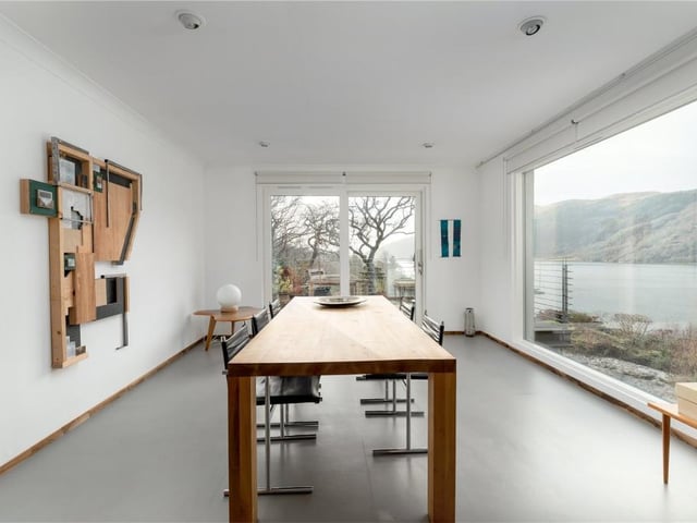 Dining room.