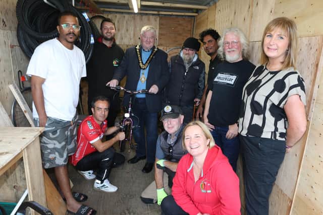 Mayor of Causeway Coast and Glens, Councillor Steven Callaghan with members of Portstewart Men’s Shed, Good Relations Manager Patricia Harkin and Catherine Taylor, Programme Director of Men’s Shed. Credit Causeway Coast and Glens Council