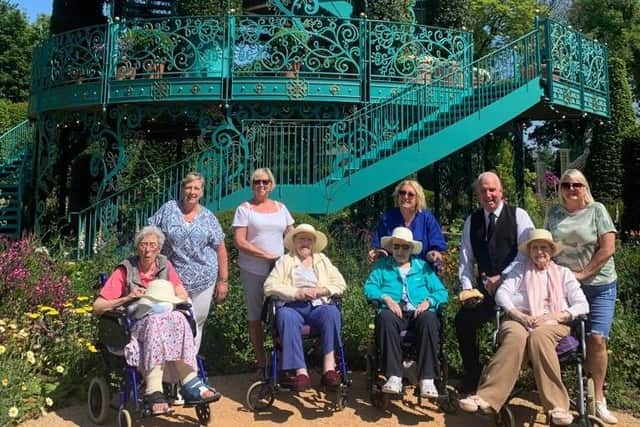 Knockagh Rise residents and some of the people who helped on the visit to the Coronation Garden.