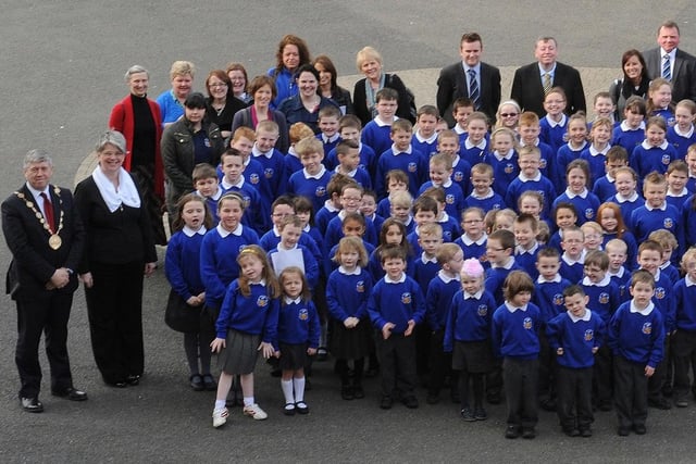 The Mayor of Lisburn, Councillor Brian Heading (left) pictured with Sharon Shannon (Principal) and pupils and teachers of Knockmore Primary School at a Civic Reception at Lagan Valley Island in 2012