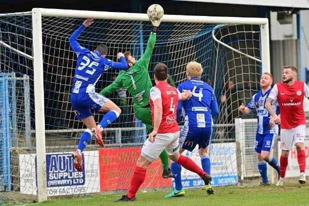 Newry 'keeper Steven Maguire makes a save. (Colm Lenaghan/Pacemaker Press).