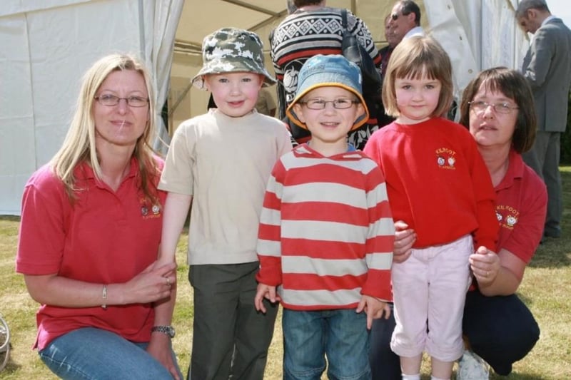 Kilroot Playgroup's Lynn Mahood, Jackson Downey, Isaac Latimer, Lucy Grant and Yvonne Luney attended the 2008 launch of Carrick in Bloom. Ct21-031tc