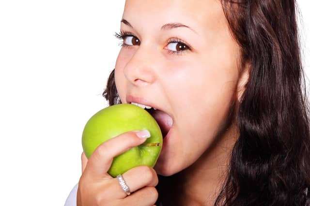 By taking a few steps you can still enjoy a healthy diet while saving money.