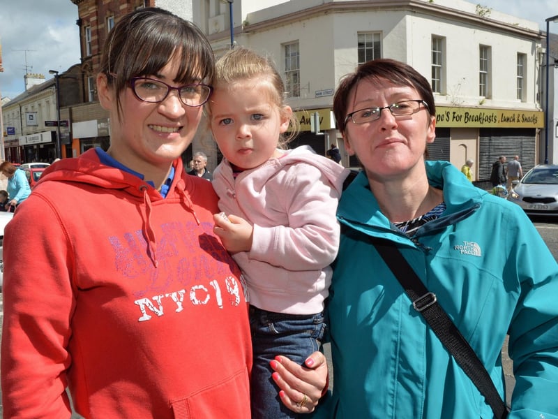 Lisa Hamilton (right) is pictured with Sian and Molly Clarke during the Larne Alive parade. INLT 23-041-PSB