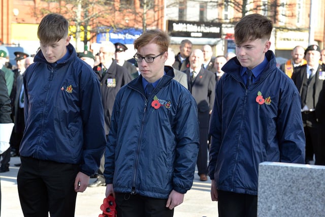Members of the Boys Brigade lay a wreath. PT46-237.