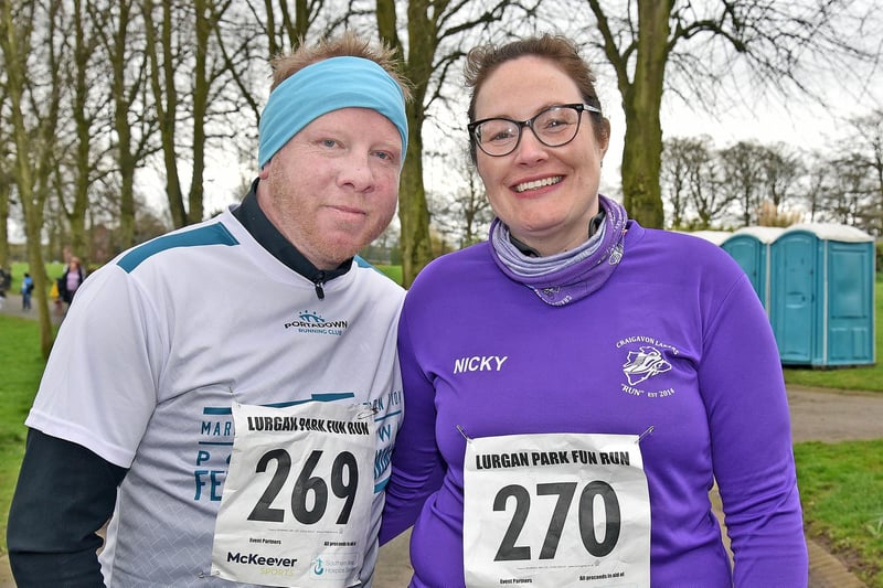 Stuart Adamson and Nicky Williamson all kitted out for the charity run on Sunday. LM13-207