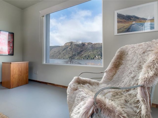 Principal bedroom.