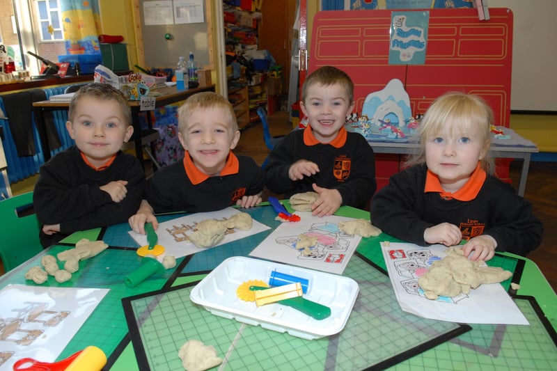Jody, Dylan, Bobby and Leigh in the Linn Primary School P1 classroom in 2012. INLT 02-341-PR