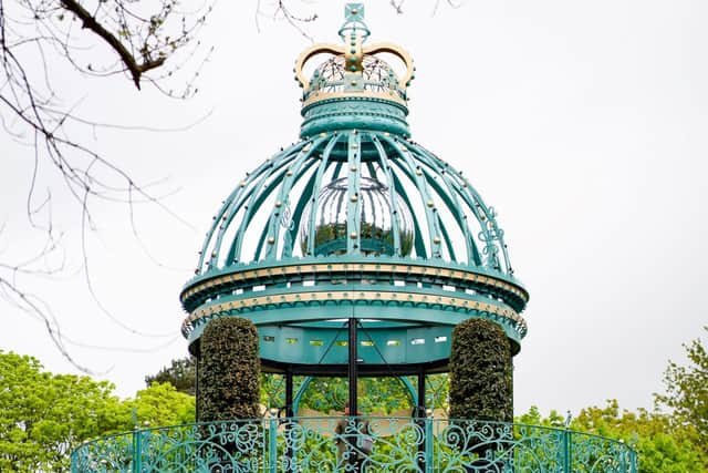 The Coronation Garden is located in Hazelbank Park.