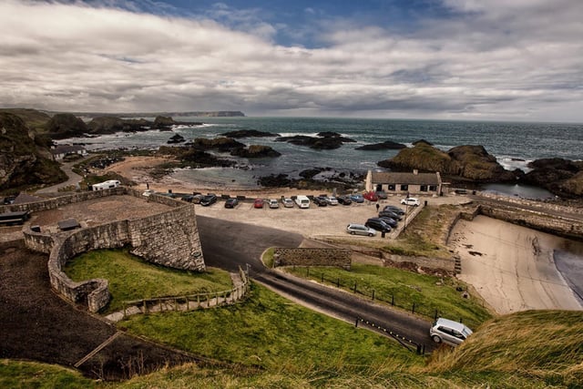 The small beach nestled underneath the headland of Giant’s Causeway boasts stunning scenery and makes for a once in a lifetime wild swimming experience. Ballintoy is a small village where you not only will you get the chance to enjoy the clear waters but also the amenities of the village.To find more information go to https://www.outdoorswimming.ie