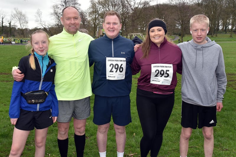 Runners from Portadown who took part in Sunday's Lurgan Park fun run in aid of the Southern Area Hospice. LM13-211.