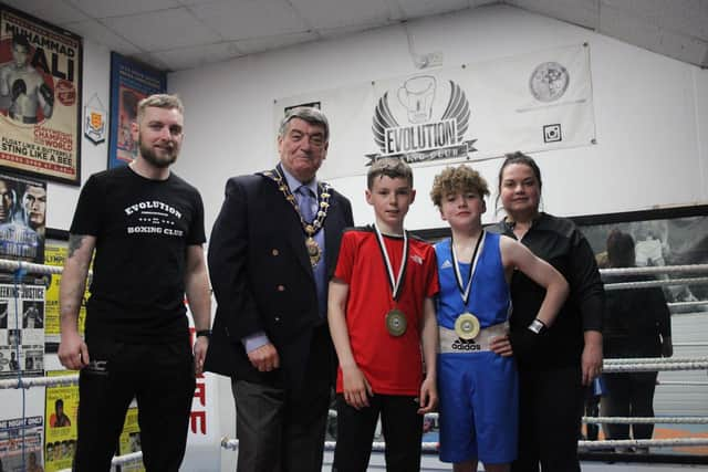 Ald Williams with Iain mahood, Ingird Quinn and club boxers Preston Creighton and Zac Reynolds.