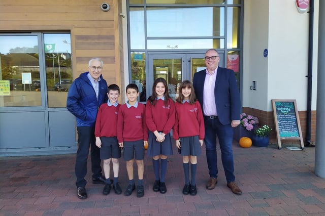 Moderator with some of the Pond Park Primary P7s and Rev Andrew Thompson, chair of the Board of Governors