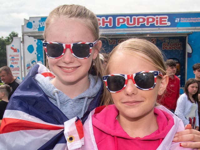 Looking the part at the Sham Fight in Scarva on Saturday are Alex, left, and Abbie Archer from Dungannon. TH 112.