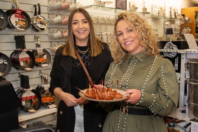 Keeping customers fed at the opening of the new Menarys store, Lurgan, are Leanne Fox, left, HR department, and Tracy Conlon, financial controller. LM18-209.