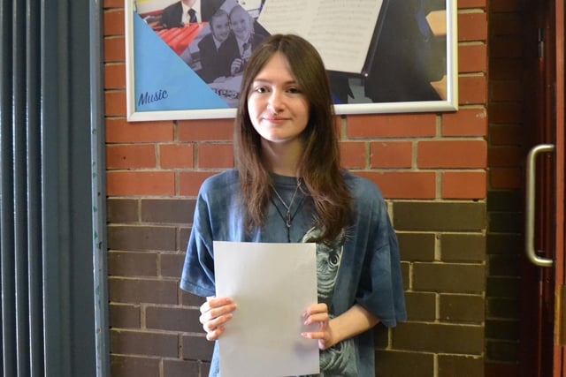 Laurelhill student Laura Proctor celebrates superb performance at GCSE with an A star, 4As, 4Bs and 1 C star