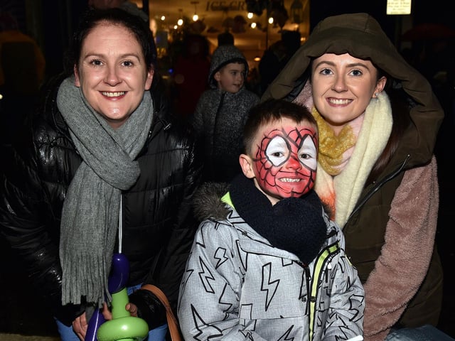 Enjoying the switch-on in Lurgan. LM47-203.