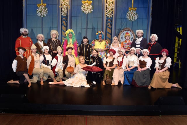 The entire cast of 'Cinderella'. PT01-226.