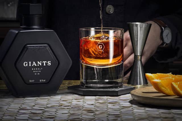 Giants Basalt Rock Gin uses locally inspired botanicals of Sea Buckthorn berries and Kombu Royal Seaweed to impart a savoury saltiness on the pallet giving a distinct taste of
the Causeway Coast to the rest of Northern Ireland