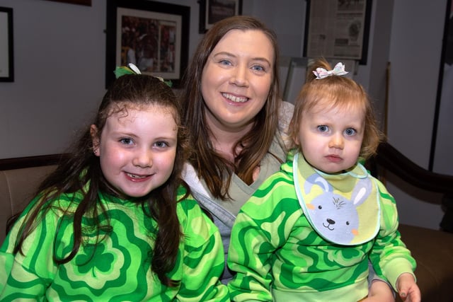 Megan Loney pictured with her daughters, Annie (6) and Rosie (2) at the Tír Na nÓg GFC St Patrick's Day Party. PT12-223.