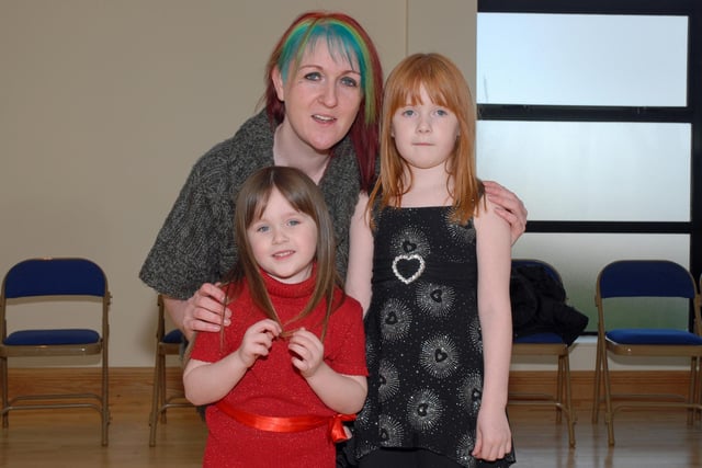 Brenda Ashbridge and children Indigo and Cyan attended the dance class at the Community Alive event at Larne Leisure Centre. INLT 02-008-PSB