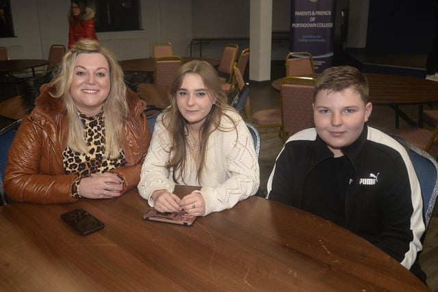 Pictured at the Parents and Friends Of Portadown College table quiz at Portadown Rugby Club are Dawn Emerson, Taylor Emerson and Cody Chadwick. PT09-200.