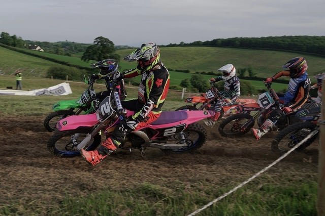 Tommy Merton neck and neck with Niall Cregan out of the start gate with Alfie Herron & Glenn McCormick hot on their heels.